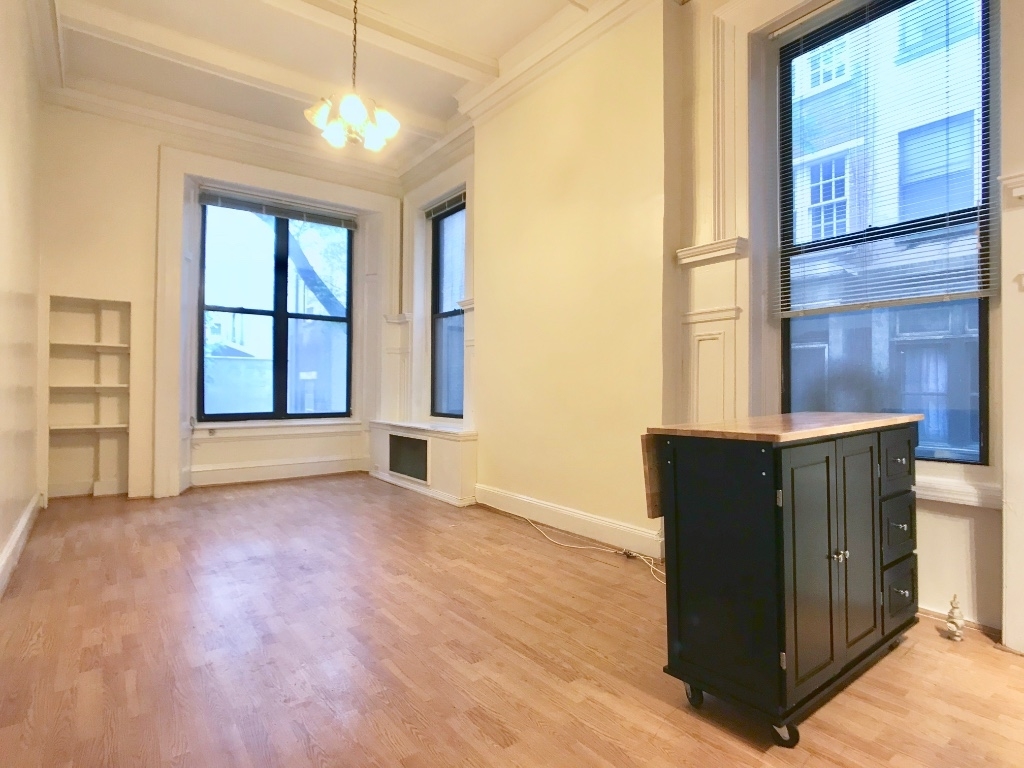 320 West 106th Street - Photo 0