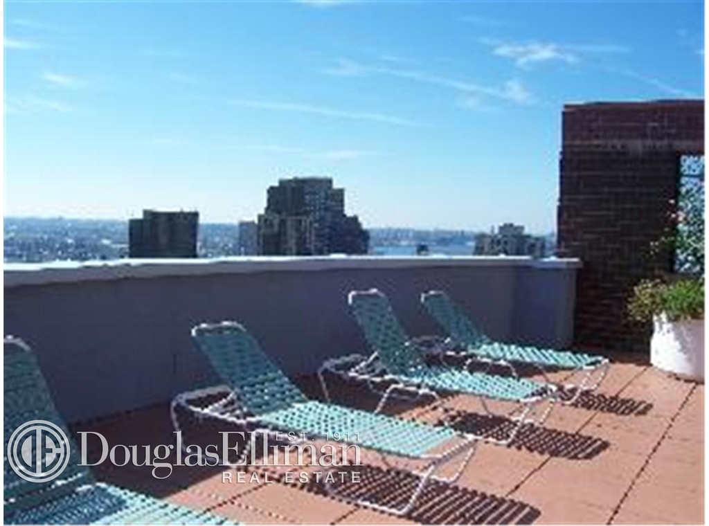 304 East 65th St - Photo 10