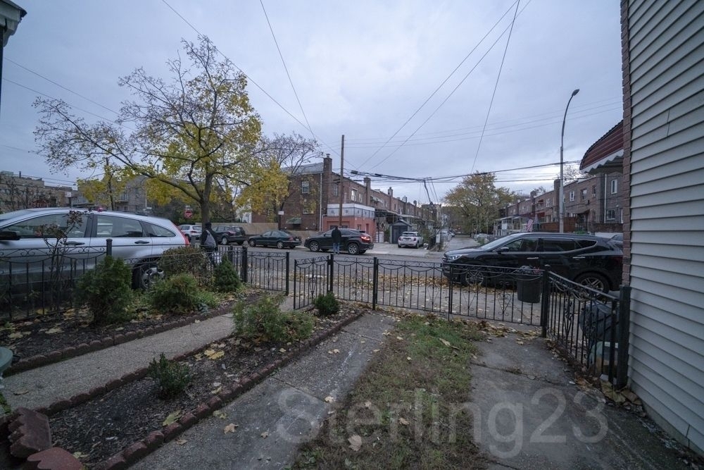 33-10 23rd Street - Photo 6