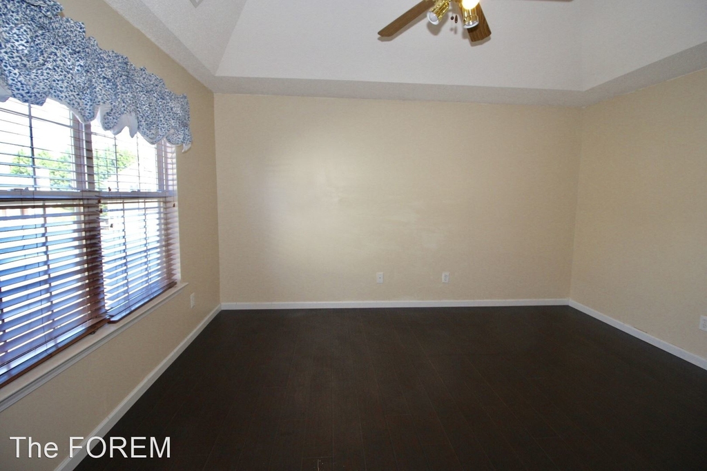 3271 Peach Court - Photo 3