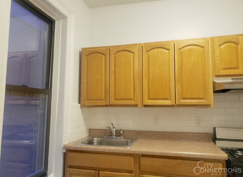 125 Washington Pl - Photo 2