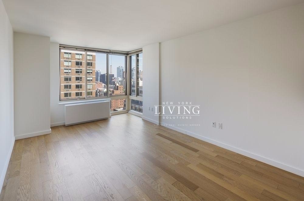 West 54th Street - Photo 1