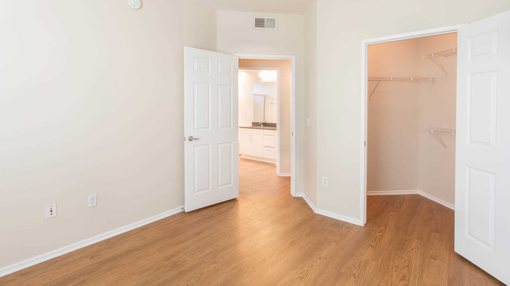 6150 De Soto Avenue - Photo 23