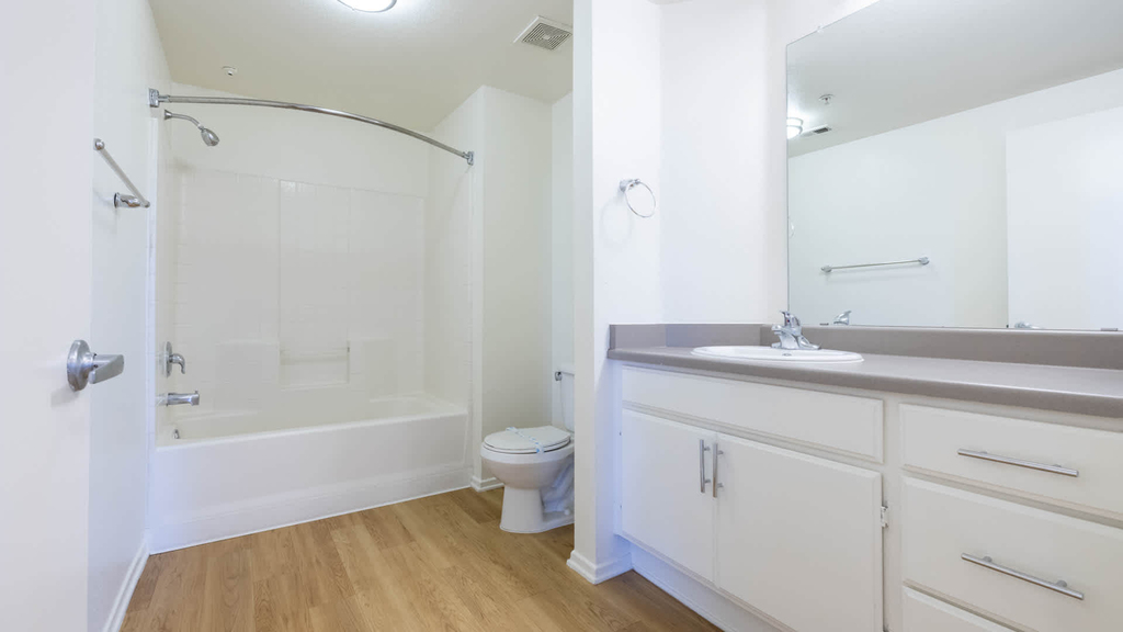 1005 N. Center Avenue - Photo 11