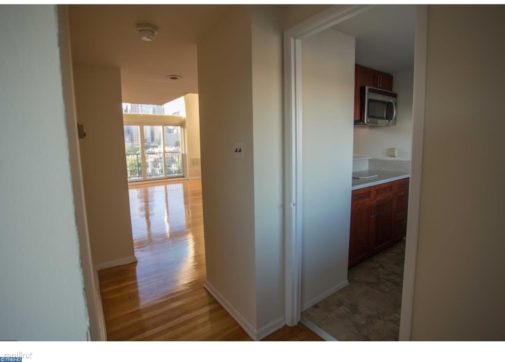 1720 Lombard St - Photo 10