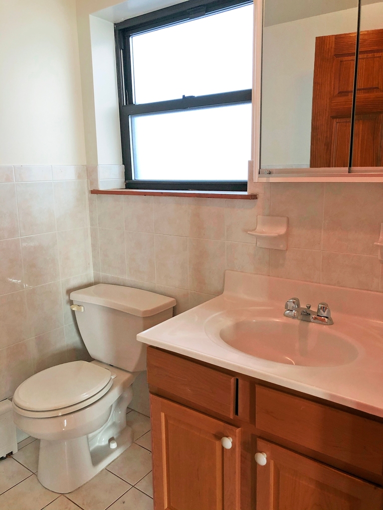 255 West 75th Street - Photo 4