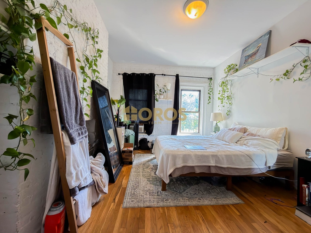 339 East 10th Street - Photo 0