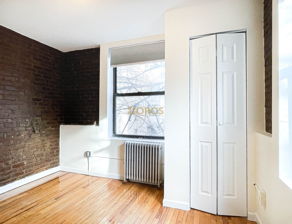 339 East 10th Street - Photo 1