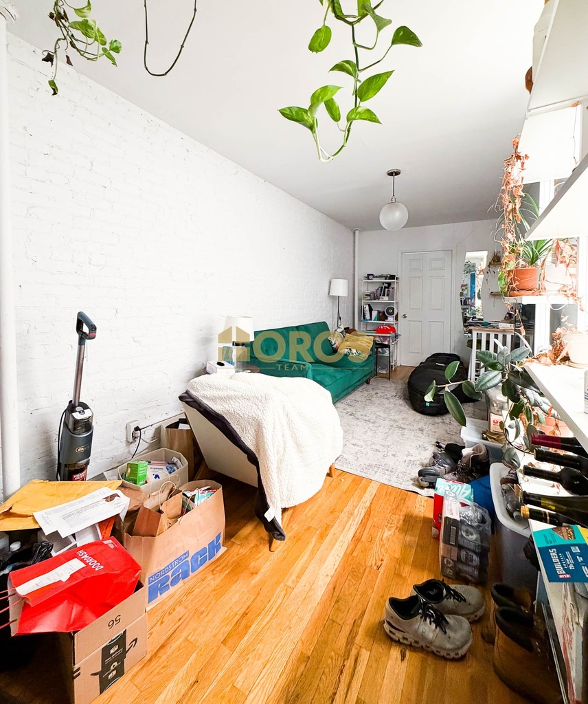 339 East 10th Street - Photo 4