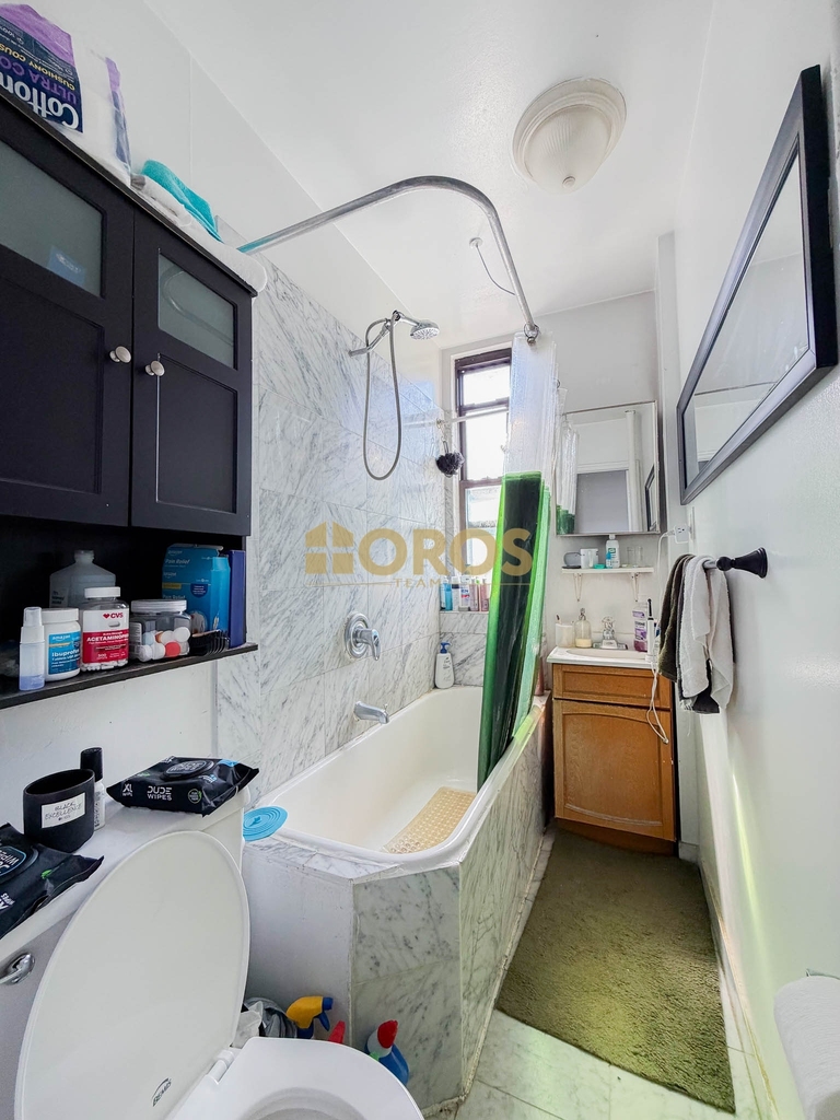 339 East 10th Street - Photo 7