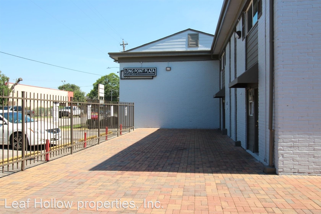 1742 Woodvine - Photo 0