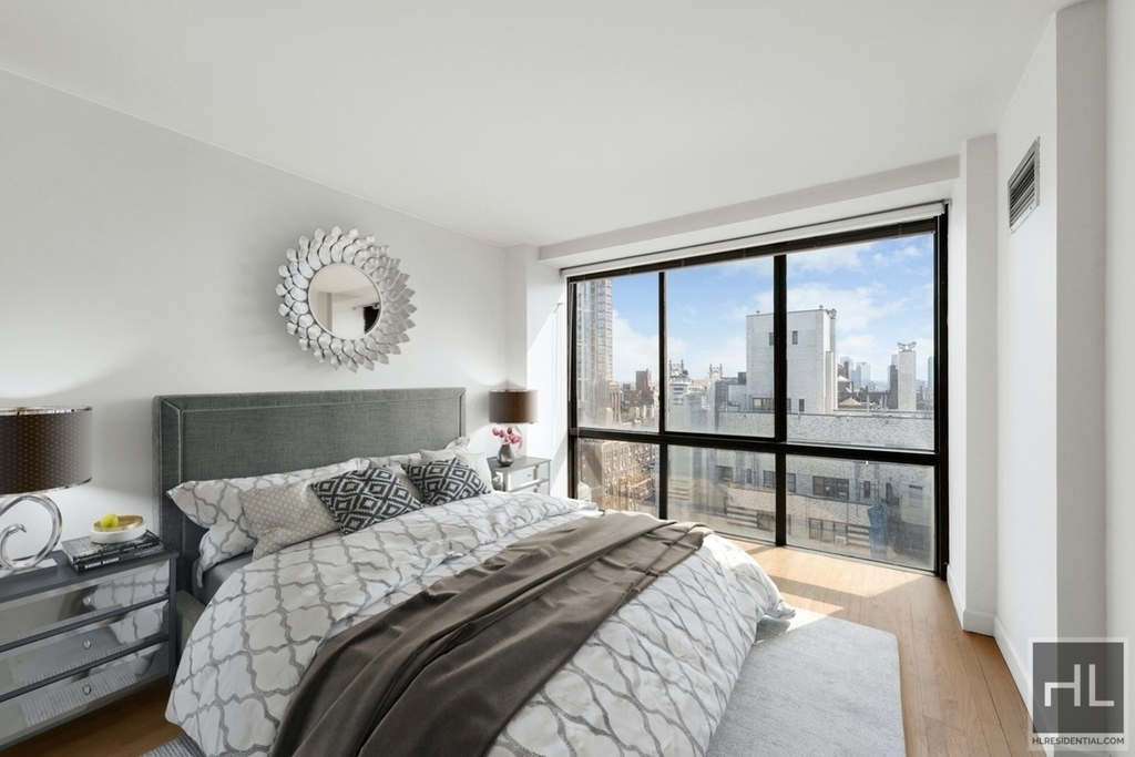 East 57 Street - Photo 9