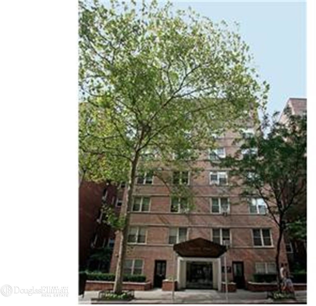 330 East 63rd Street - Photo 3