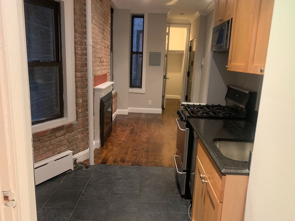 208 East 25th Street - Photo 1