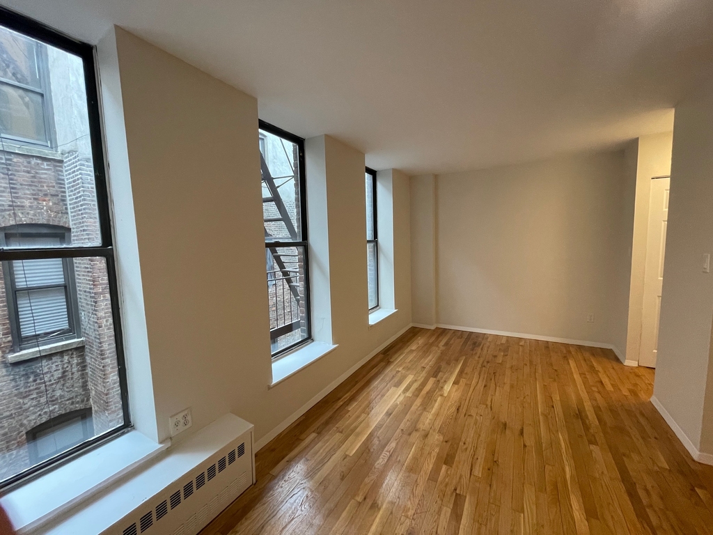 953 Amsterdam Avenue - Photo 3