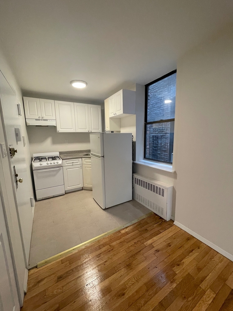 953 Amsterdam Avenue - Photo 9