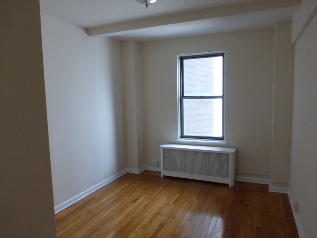 East 38th Street - Photo 2