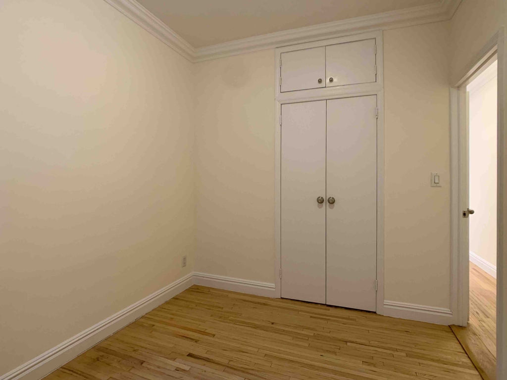 210 East 83rd Street - Photo 9