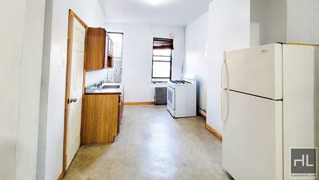 245 Montrose Avenue - Photo 4