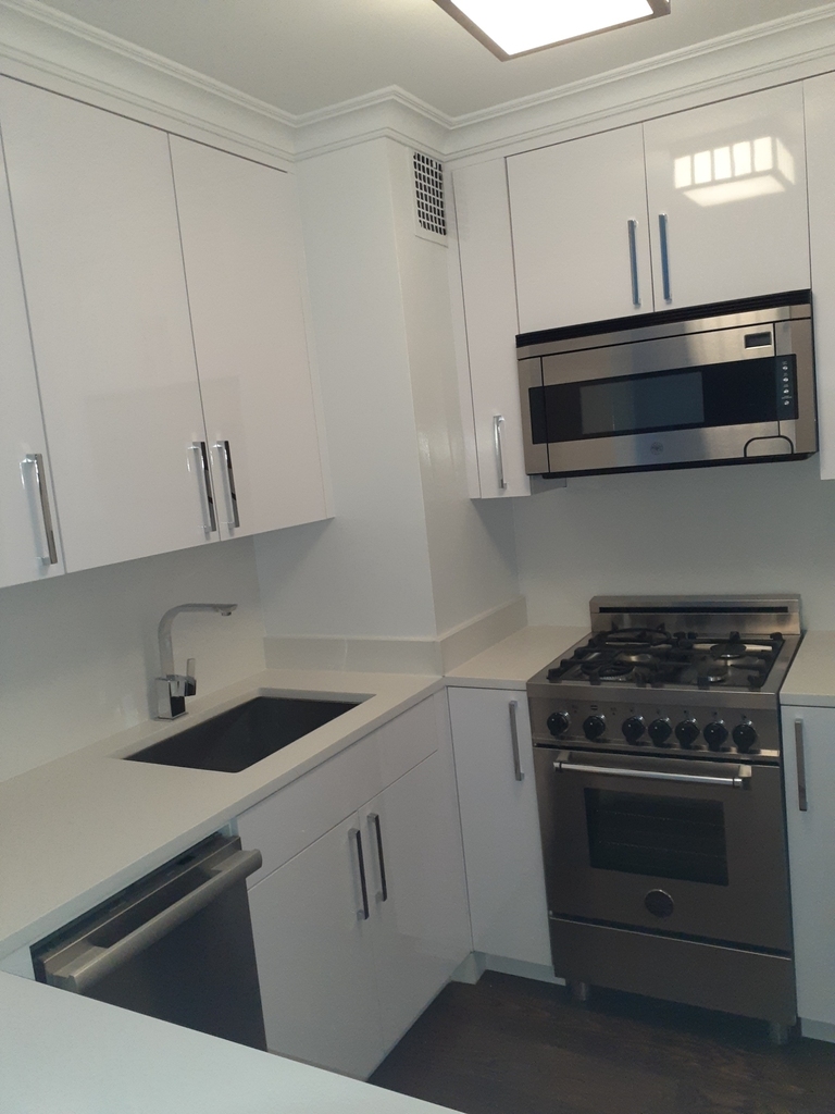 71 West 12th Street - Photo 3