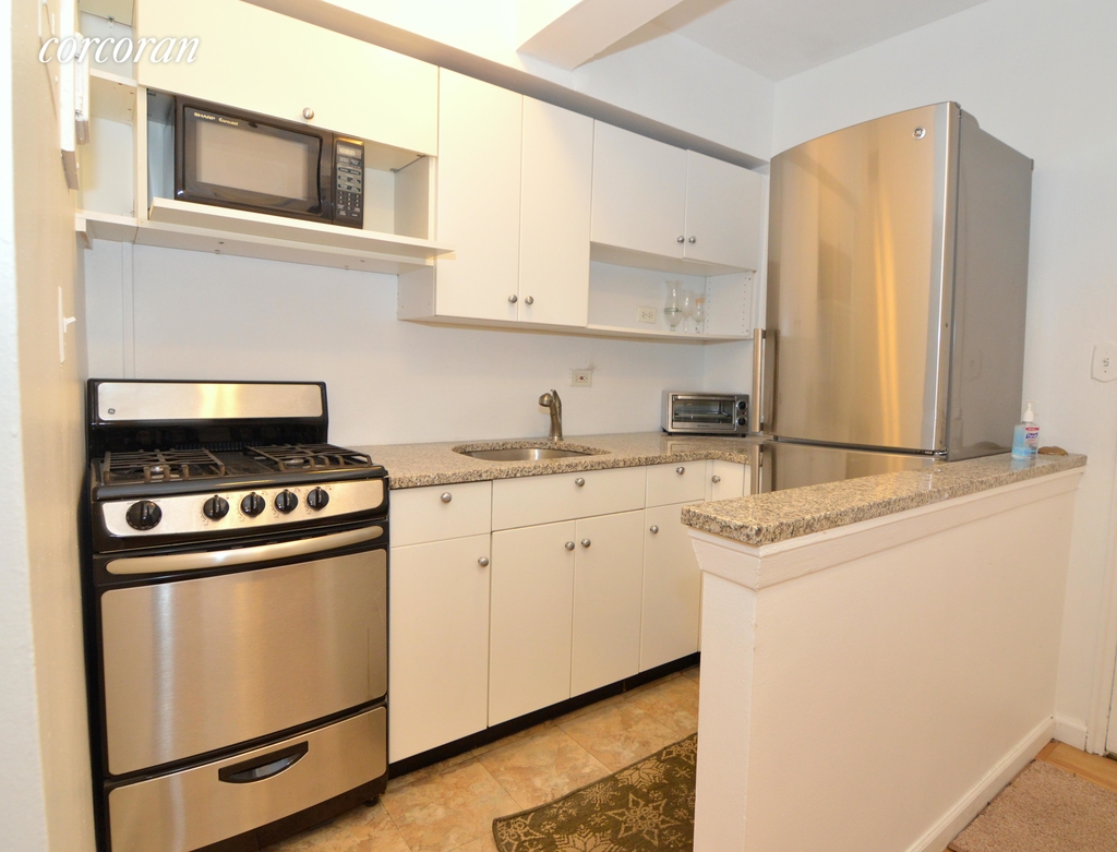 139 East 33rd Street - Photo 1