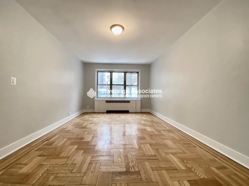 100 Bennett Avenue - Photo 2