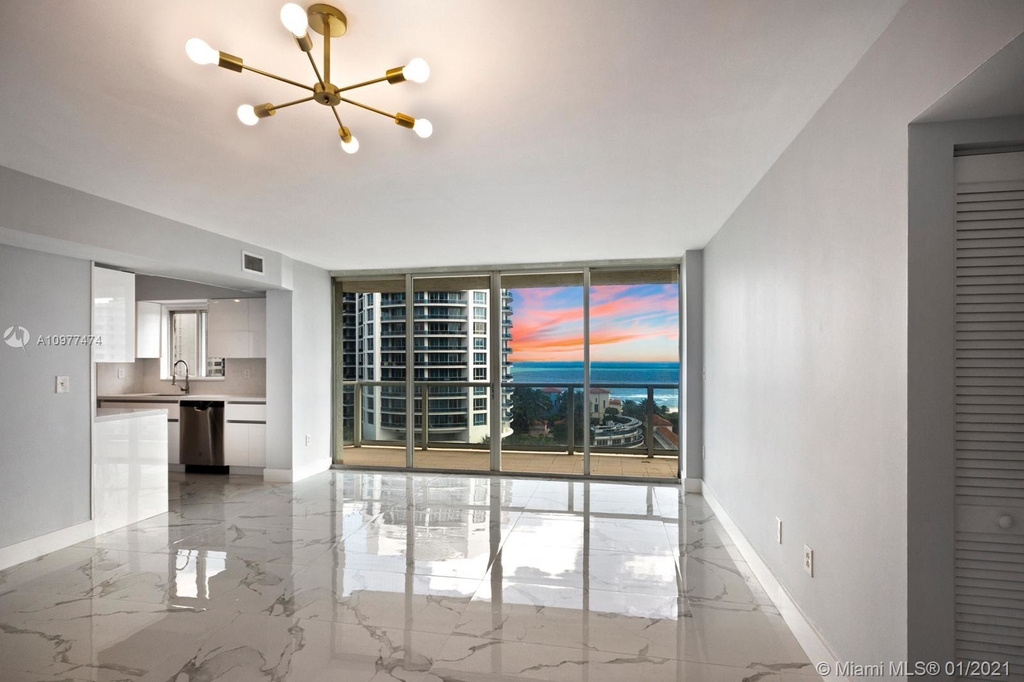 5900 Collins Ave - Photo 3