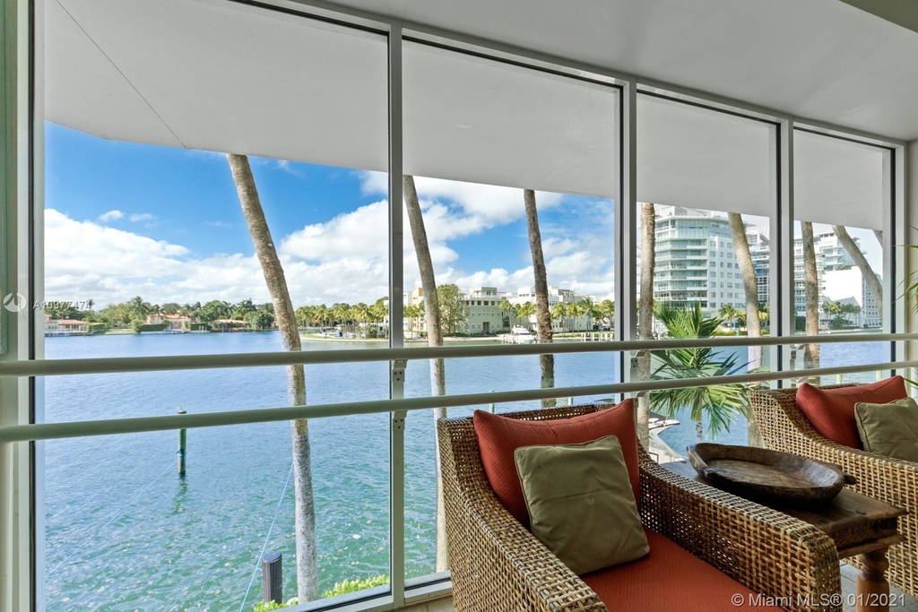 5900 Collins Ave - Photo 4