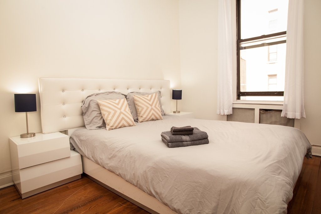 400 West 47th Street - Photo 6