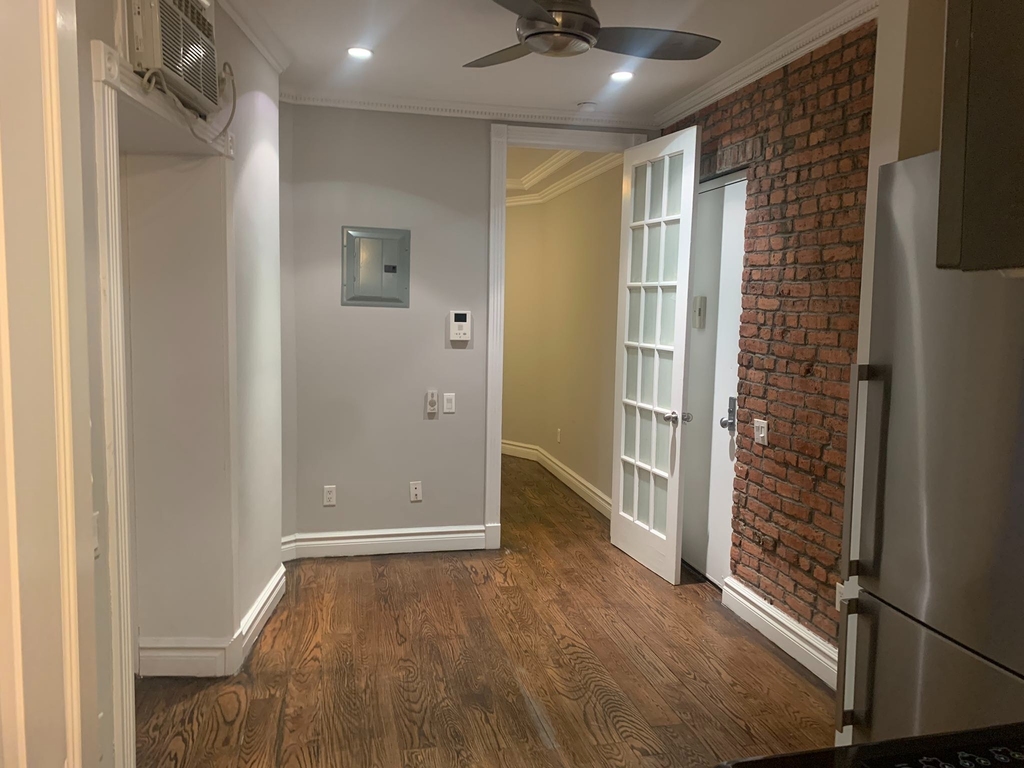 330 East 35th Street - Photo 5