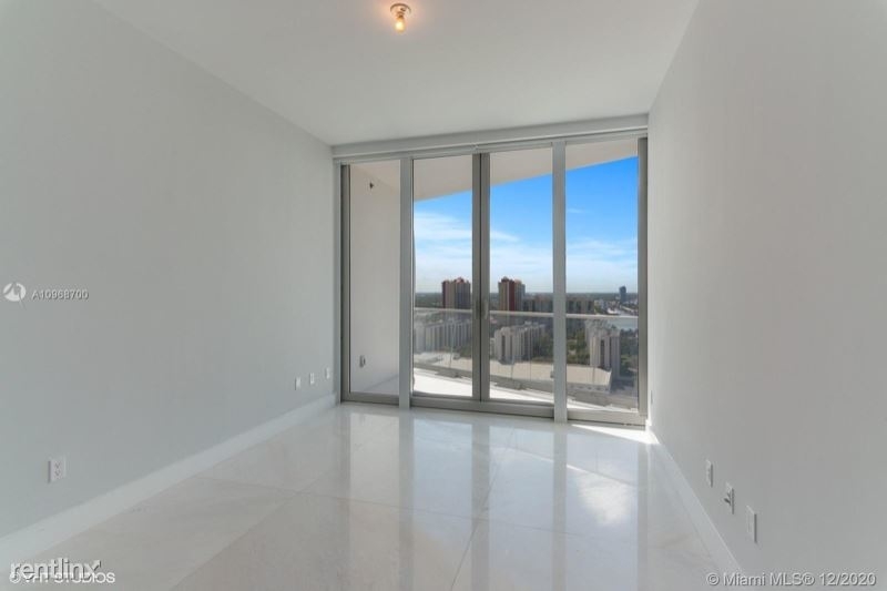 16901 Collins Ave - Photo 8