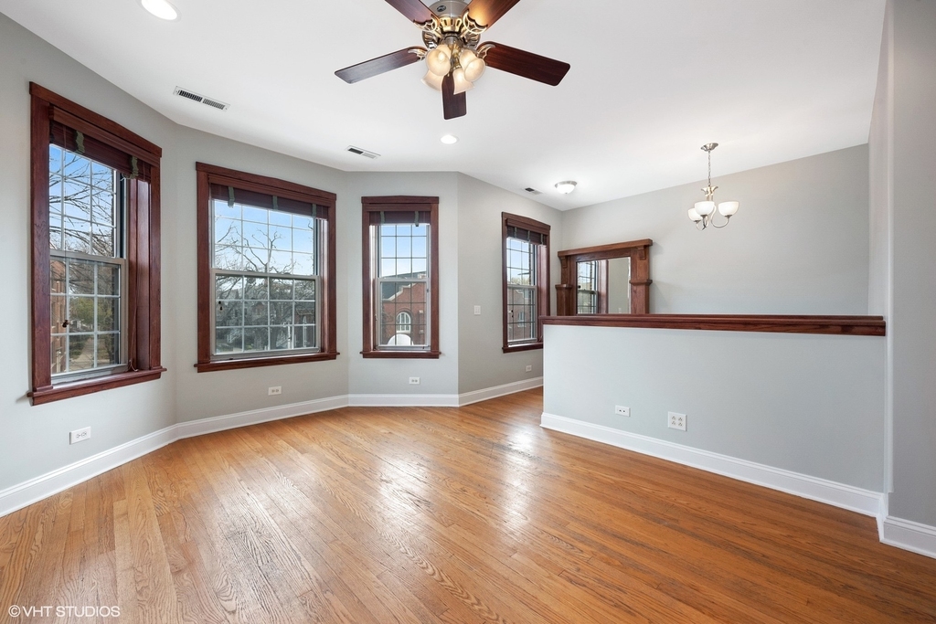 3428 North Damen Avenue - Photo 3