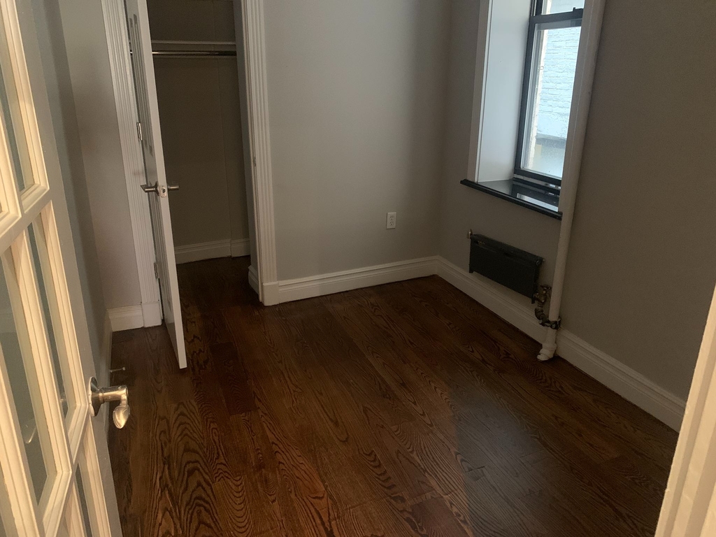 212 East 25th Street - Photo 10