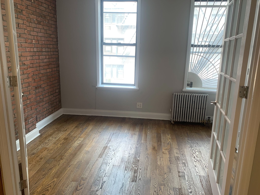 214 East 25th Street - Photo 7