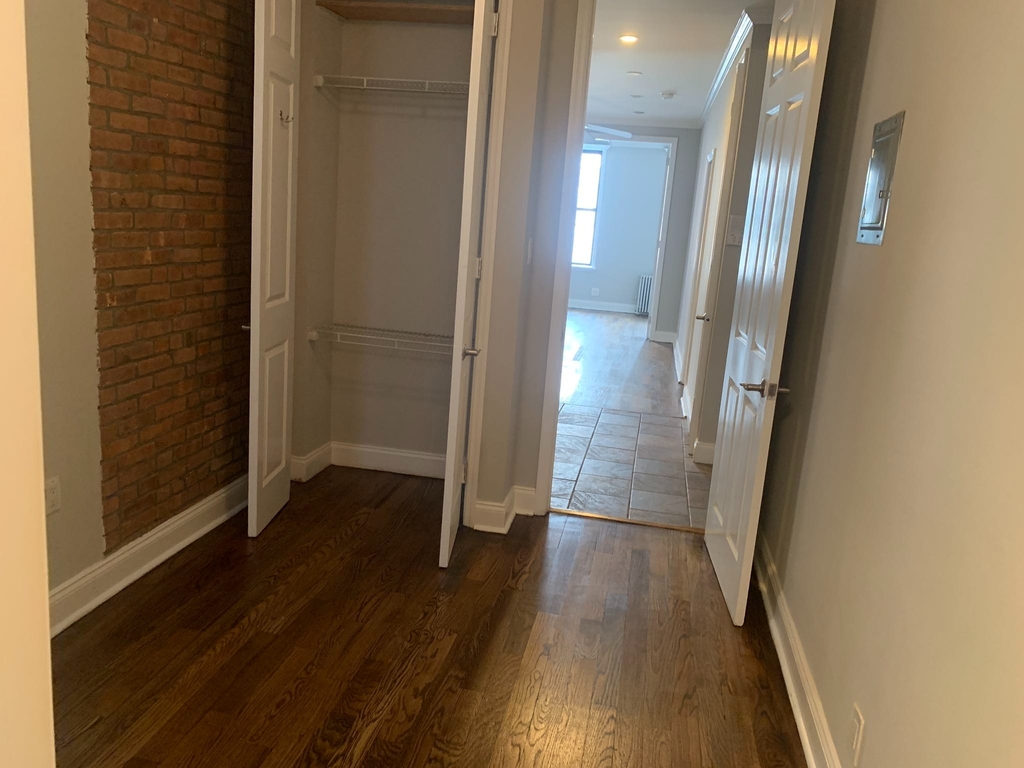 214 East 25th Street - Photo 4