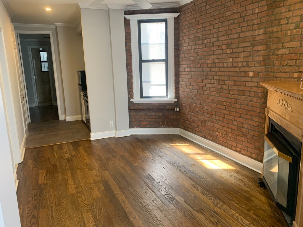 214 East 25th Street - Photo 9