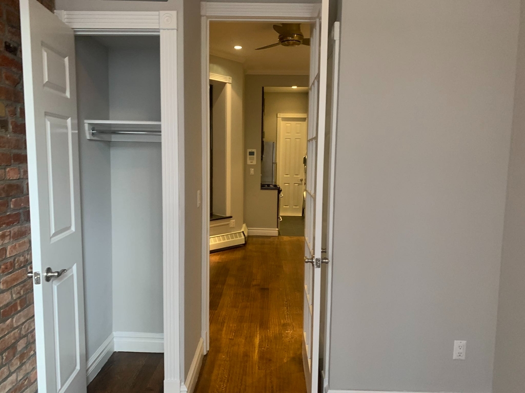 219 East 28th Street - Photo 3