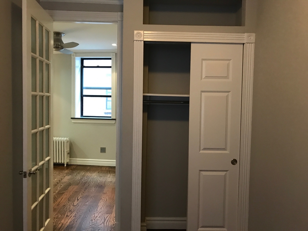 330 East 35th Street - Photo 6