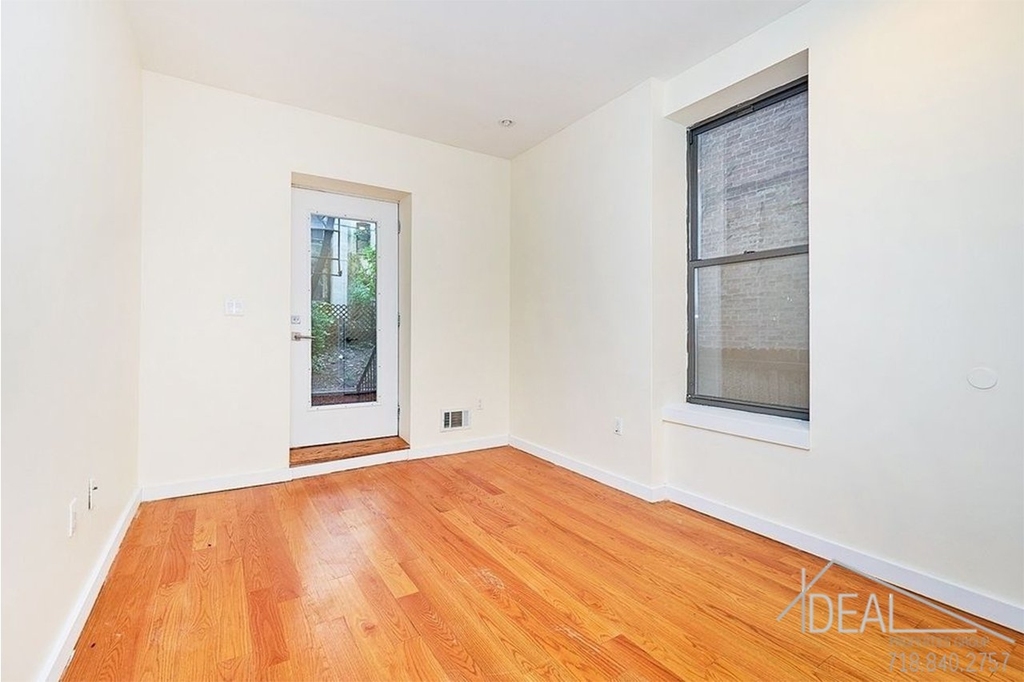 662 Park Place - Photo 2