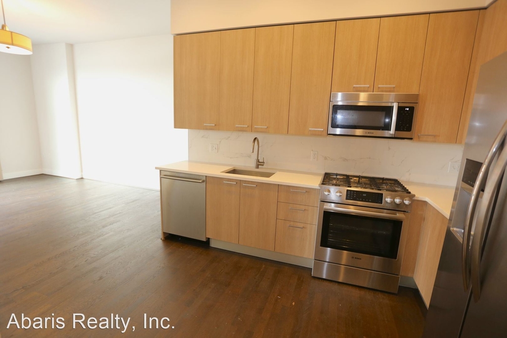 525 Water Street, Sw # 303 - Photo 5