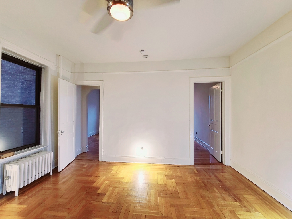 68 Middagh Street - Photo 1