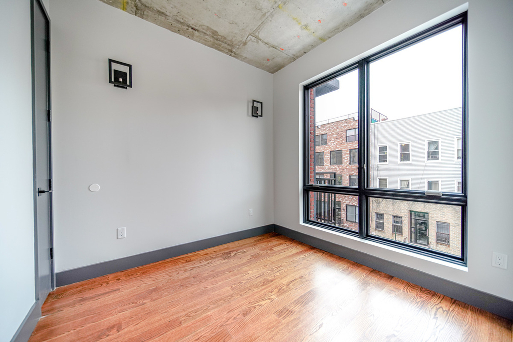 148 Bleecker Street - Photo 2