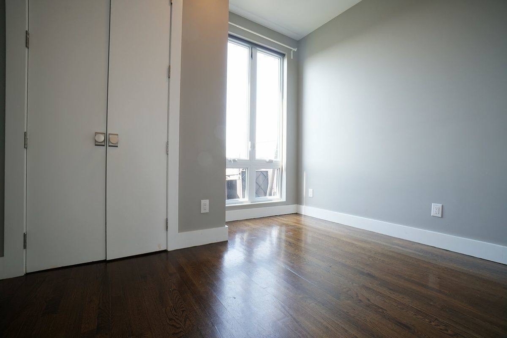 276 Nostrand Avenue - Photo 3