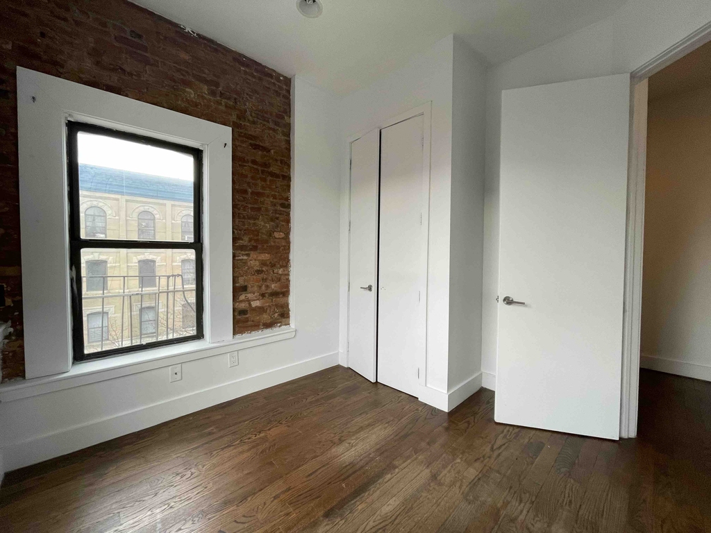 Modern 2BD with Rooftop on Green Ave in Bedstuy - Photo 3