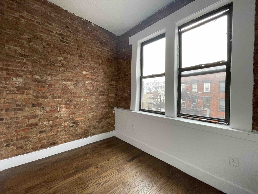 Modern 2BD with Rooftop on Green Ave in Bedstuy - Photo 11