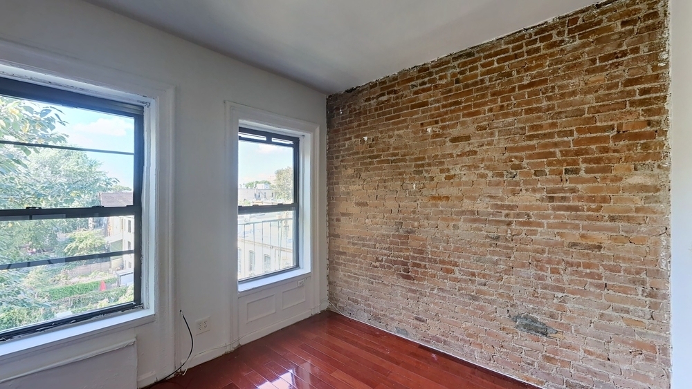 Spacious 1BD in the heart of Crown Heights! - Photo 3