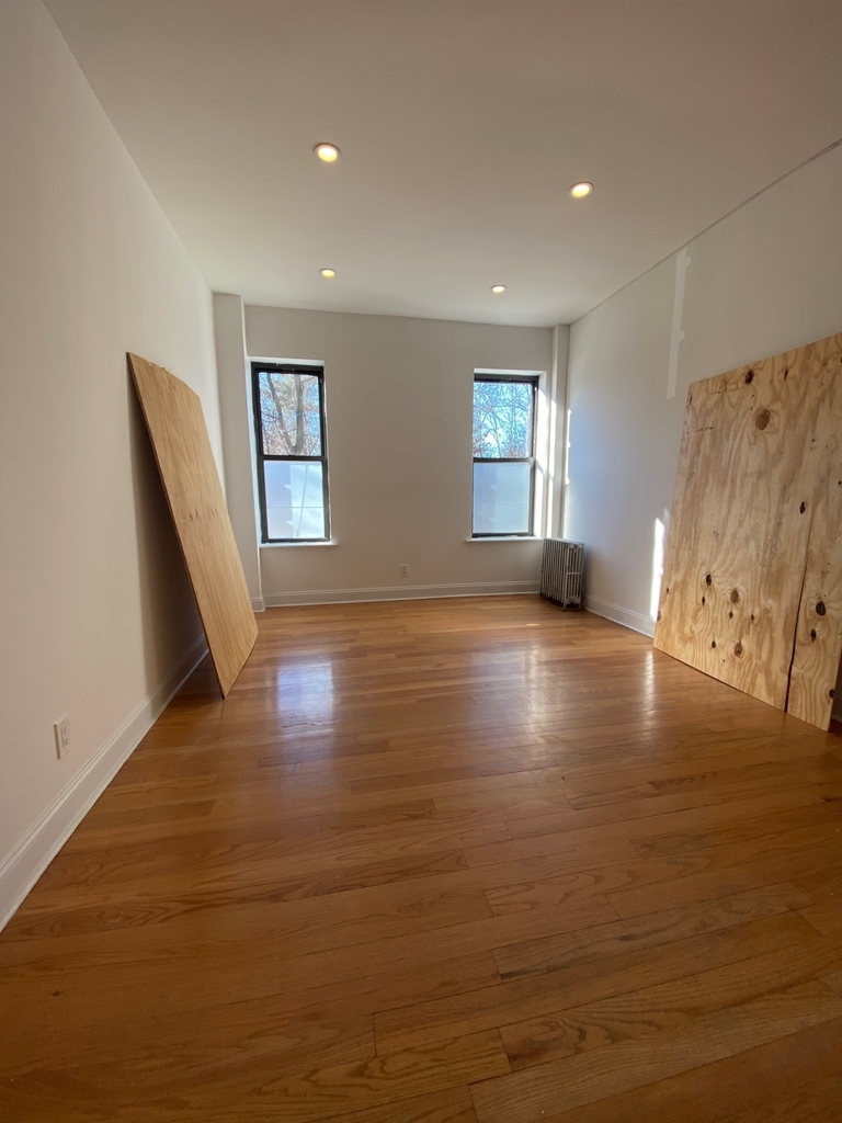 305 Ocean Avenue - Photo 7