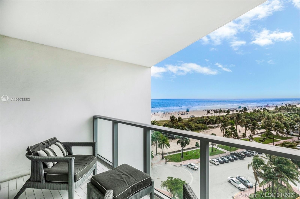 2201 Collins Ave - Photo 16