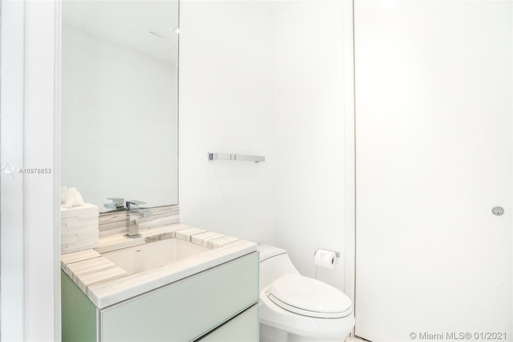 2201 Collins Ave - Photo 12
