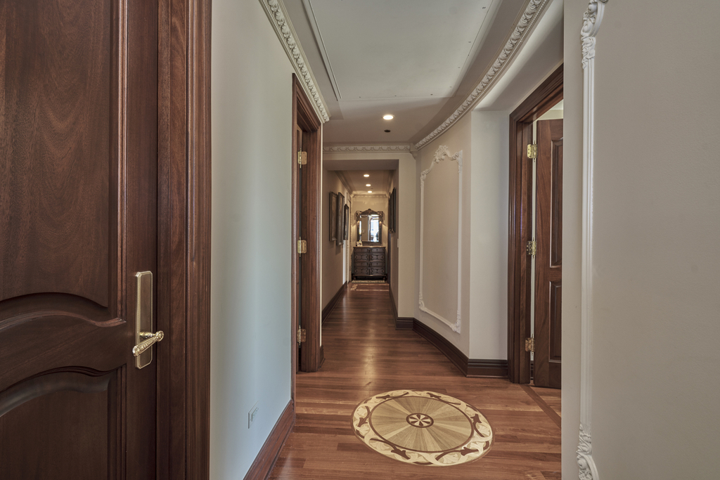 800 North Michigan Avenue - Photo 18